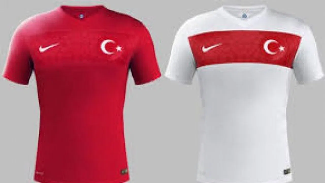 Türkiye A milli takımından 2018'de bantlı formaya geri dönüş sinyali