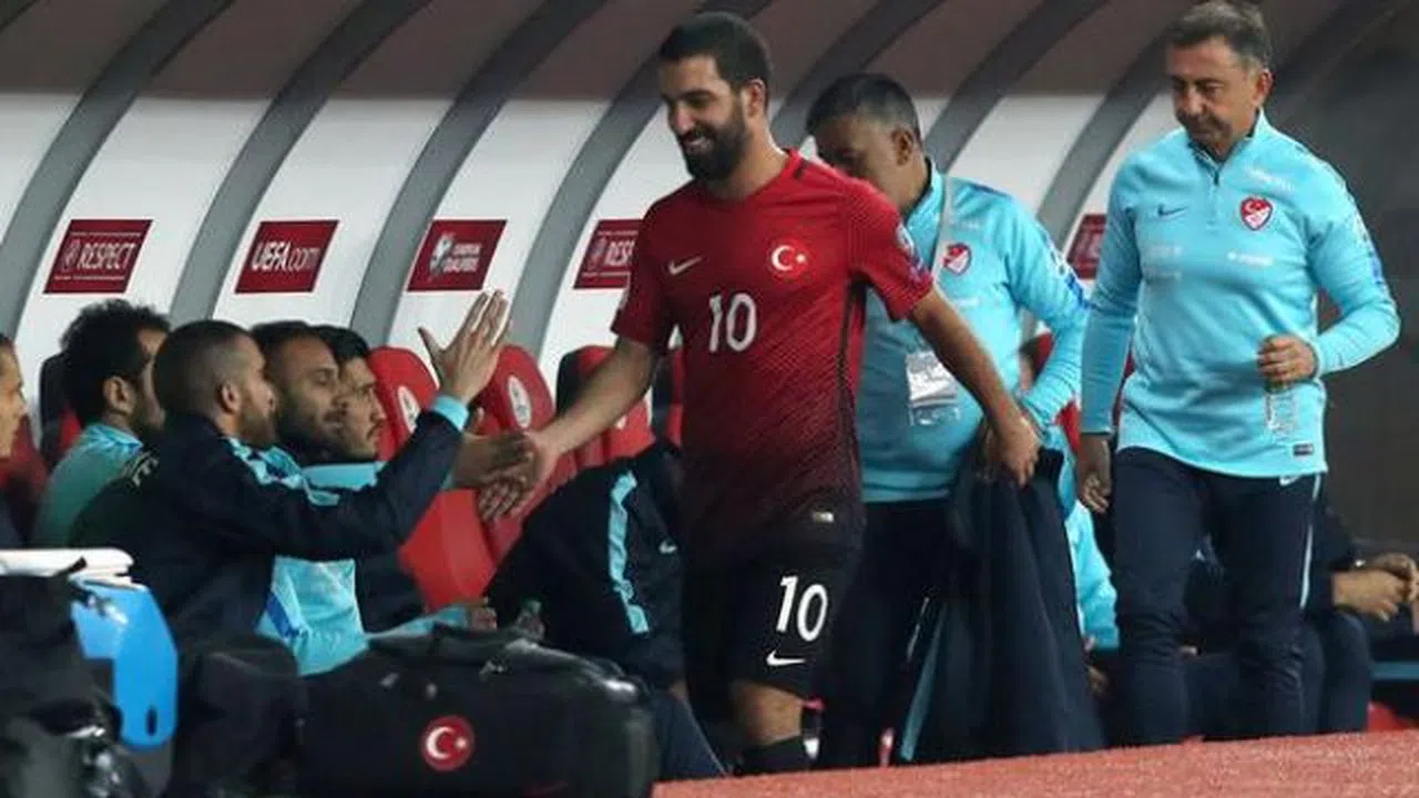 Arda Turan yuhalandı!..