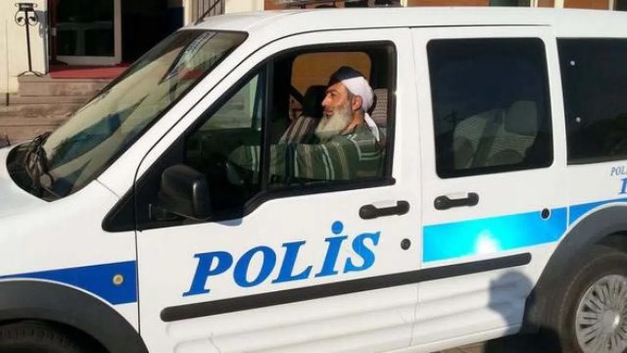 Çanakkale'de Sarıklı, sakallı polis memurun ardından genelge hazırlandı