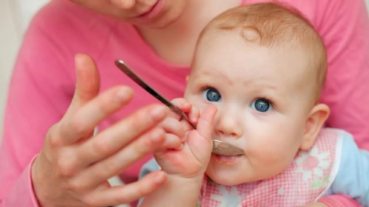 Bebeklerin su ihtiyacı ilk altı aylık dönemde nasıl karşılanır?