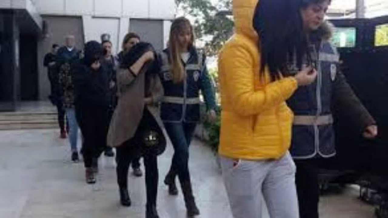 Lüks villaya swinger baskını