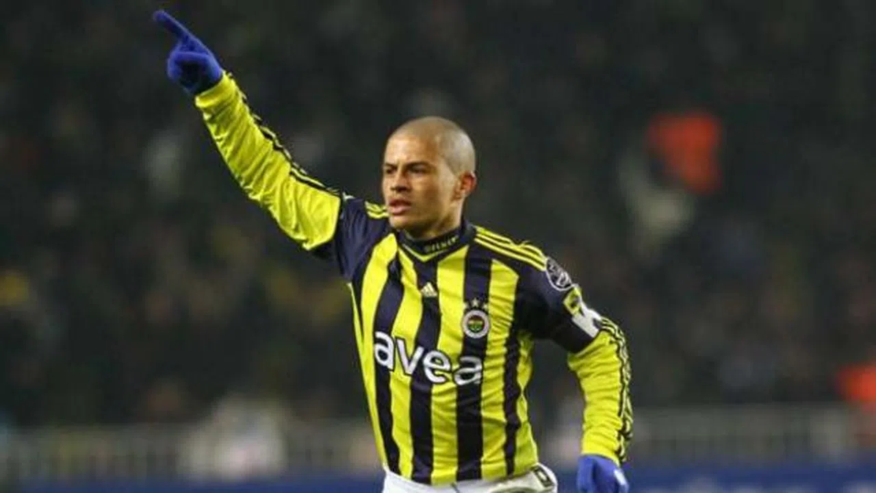 Alex de Souza Beşiktaş haberleriyle dalga geçti