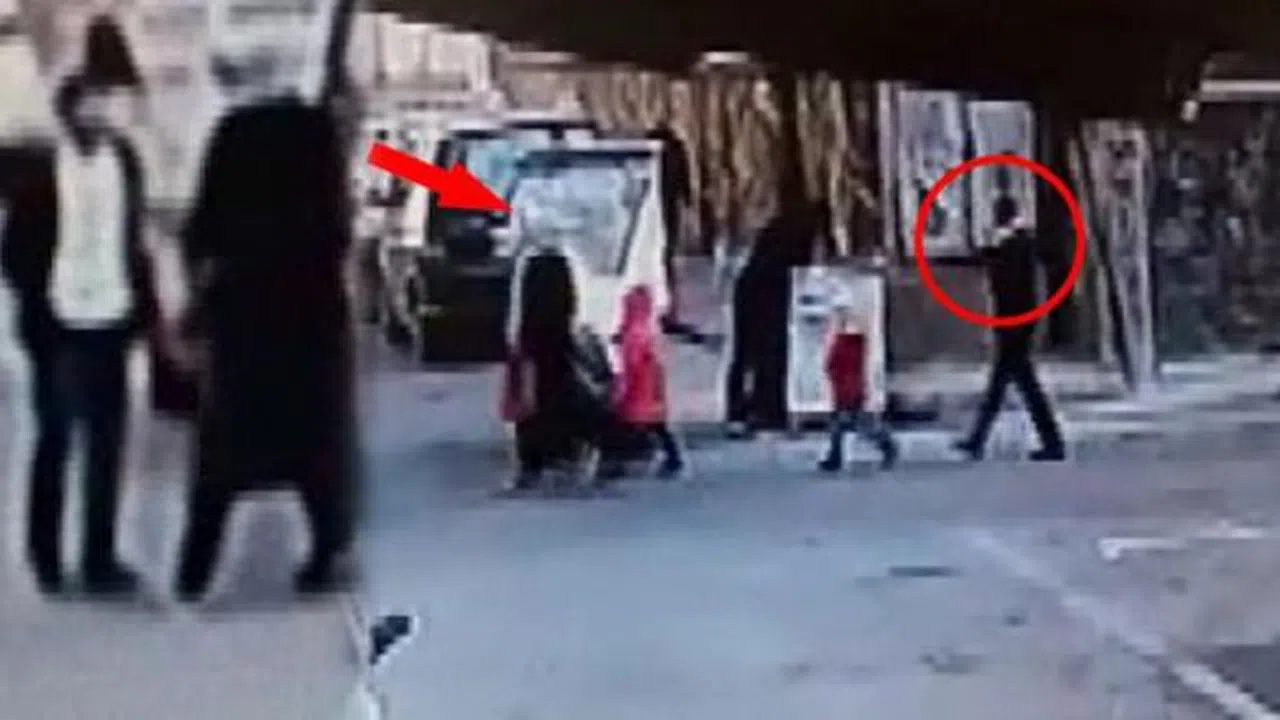 Hamile kadını çocuklarının yanında taciz etti