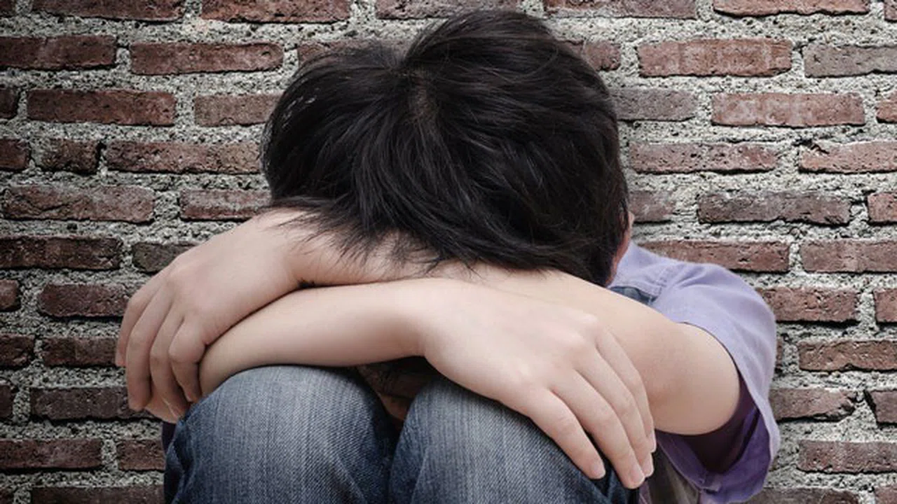 Çocuklarını soğuk hava ile cezalandıran anne babanın cezası arttırıldı