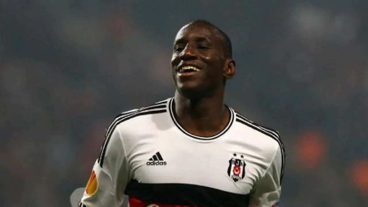 Demba Ba için Beşiktaş ve Konyaspor yarışıyor