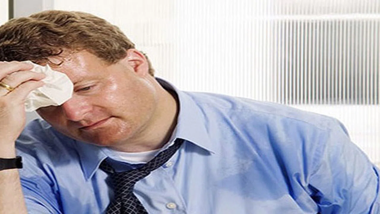 Aşırı terlemeden bir saatlik operasyonla kurtulabilirsiniz