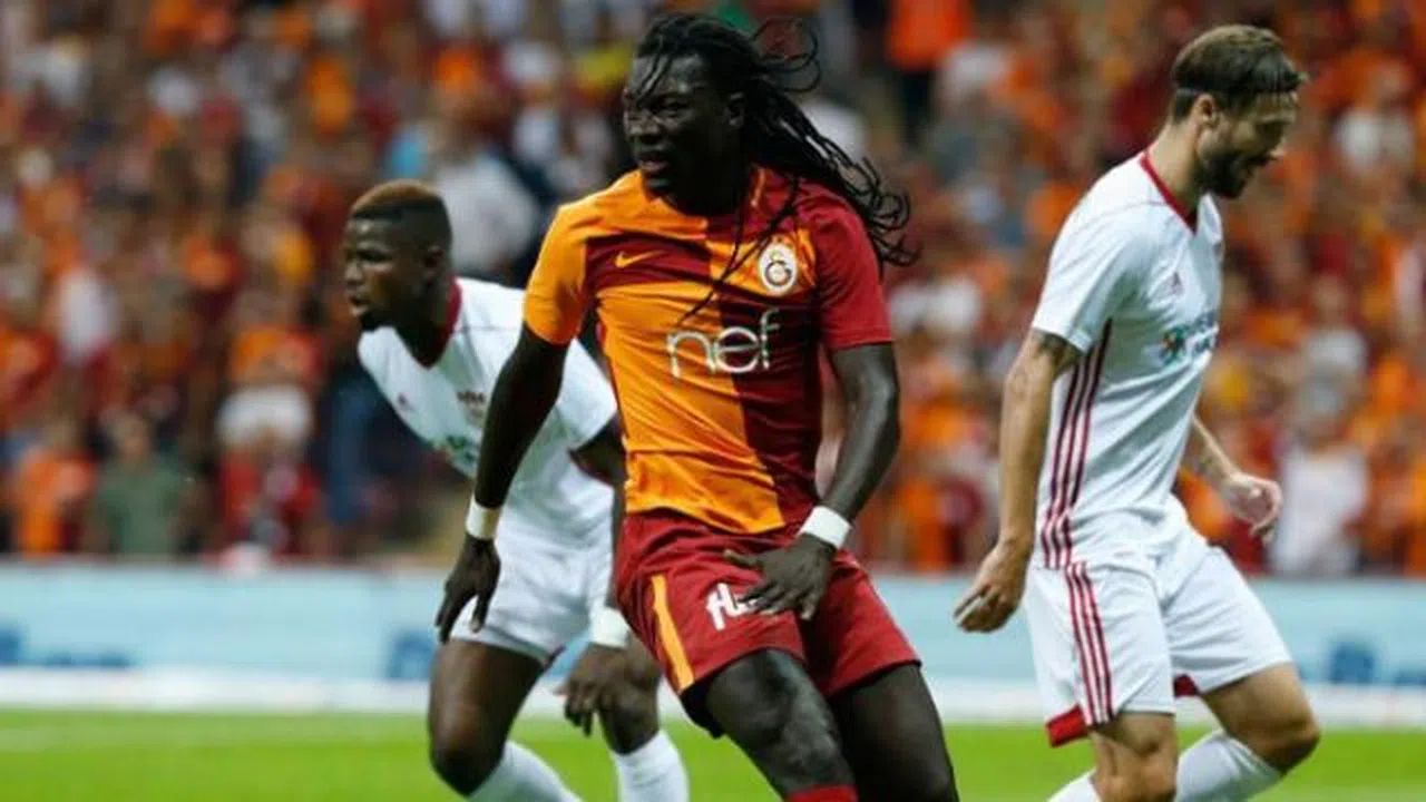 Galatasaray liderlik şansını Sivas'ta tepti