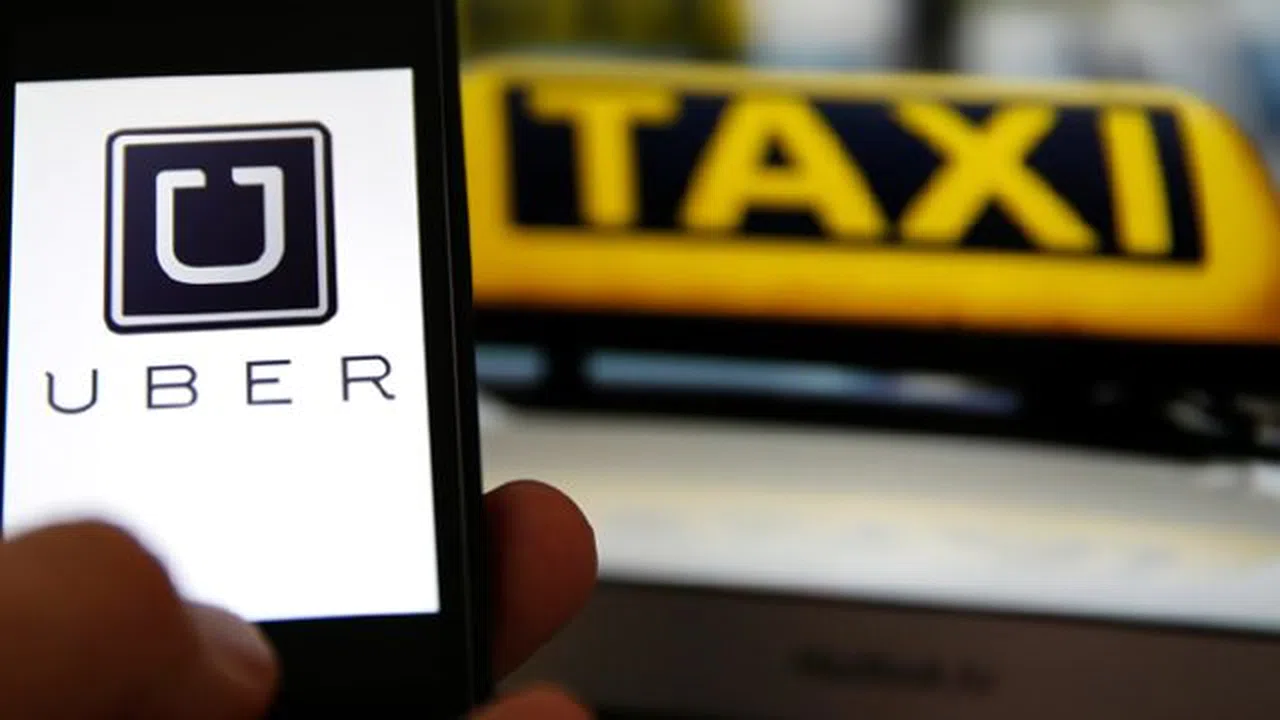 Taksi Ve Uber Araçlar Arasında Gerginlik Devam Ediyor