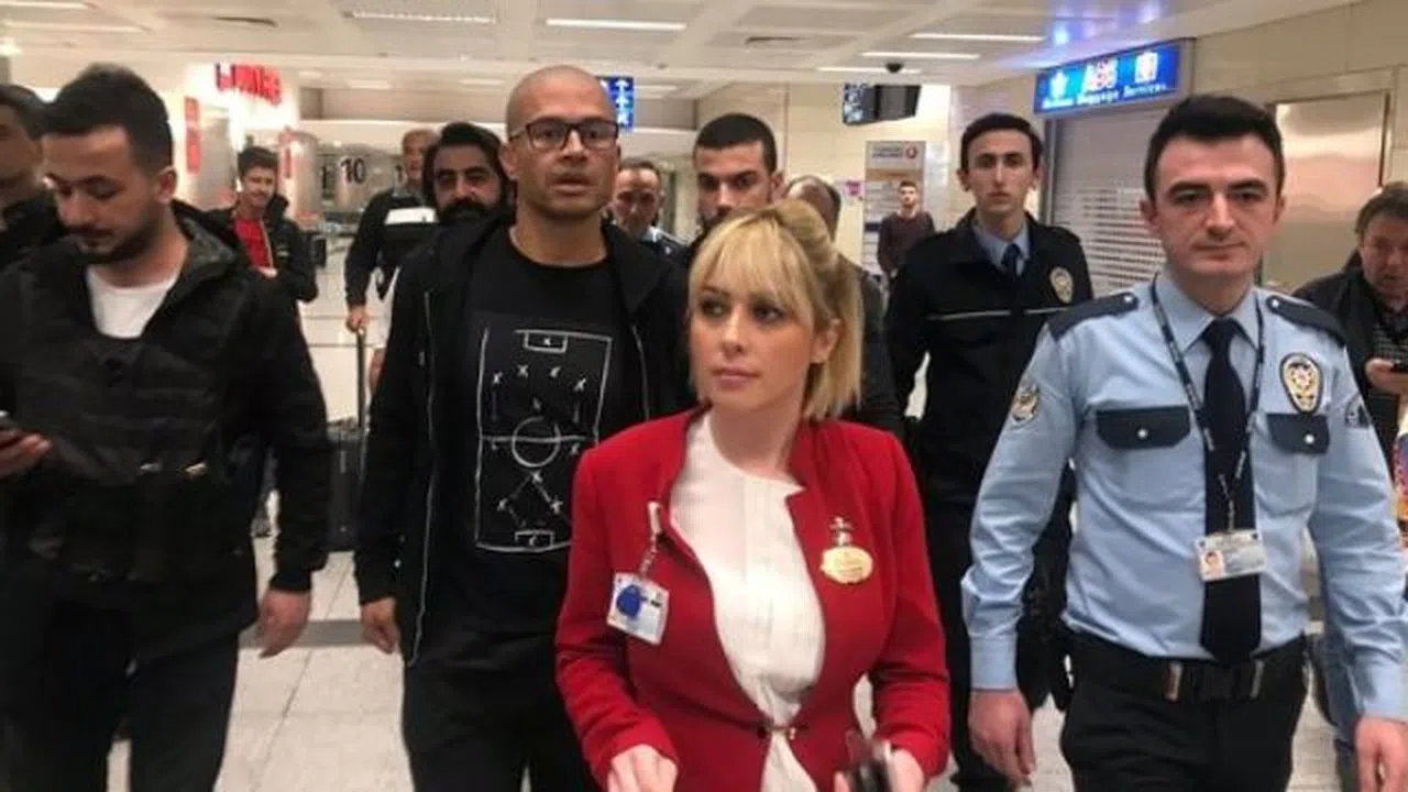 Fenerbahçe'nin efsane ismi Alex yeniden Türkiye'de