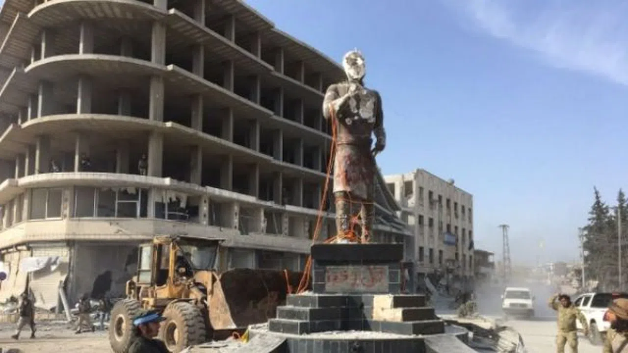 TSK ve ÖSO güçleri Afrin merkezde kontrolü sağladı