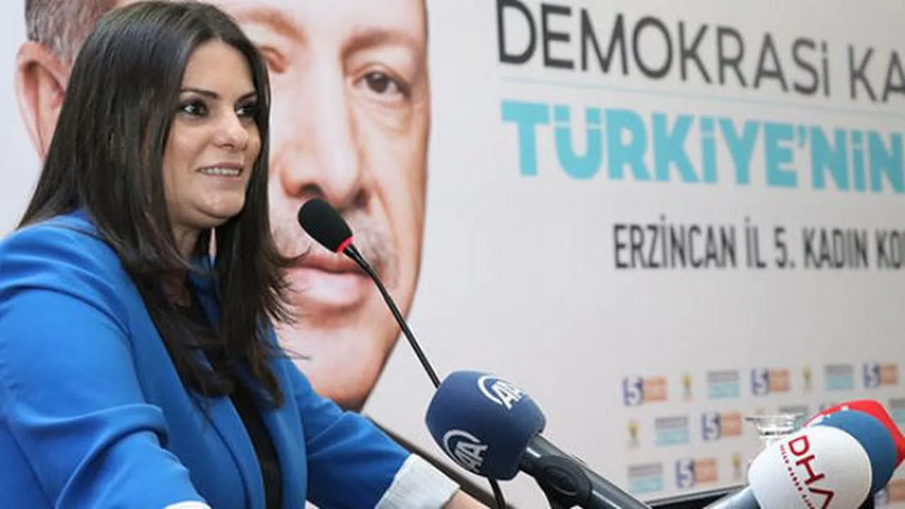 Bakan Sarıeroğlu'ndan annelere çocuk bakım desteği