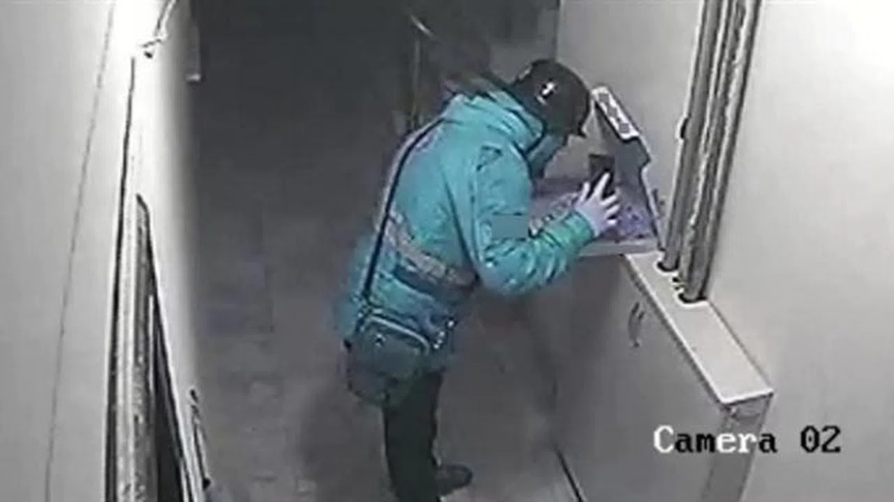 Pizzaya tüküren kurye olayında şirketten açıklama geldi