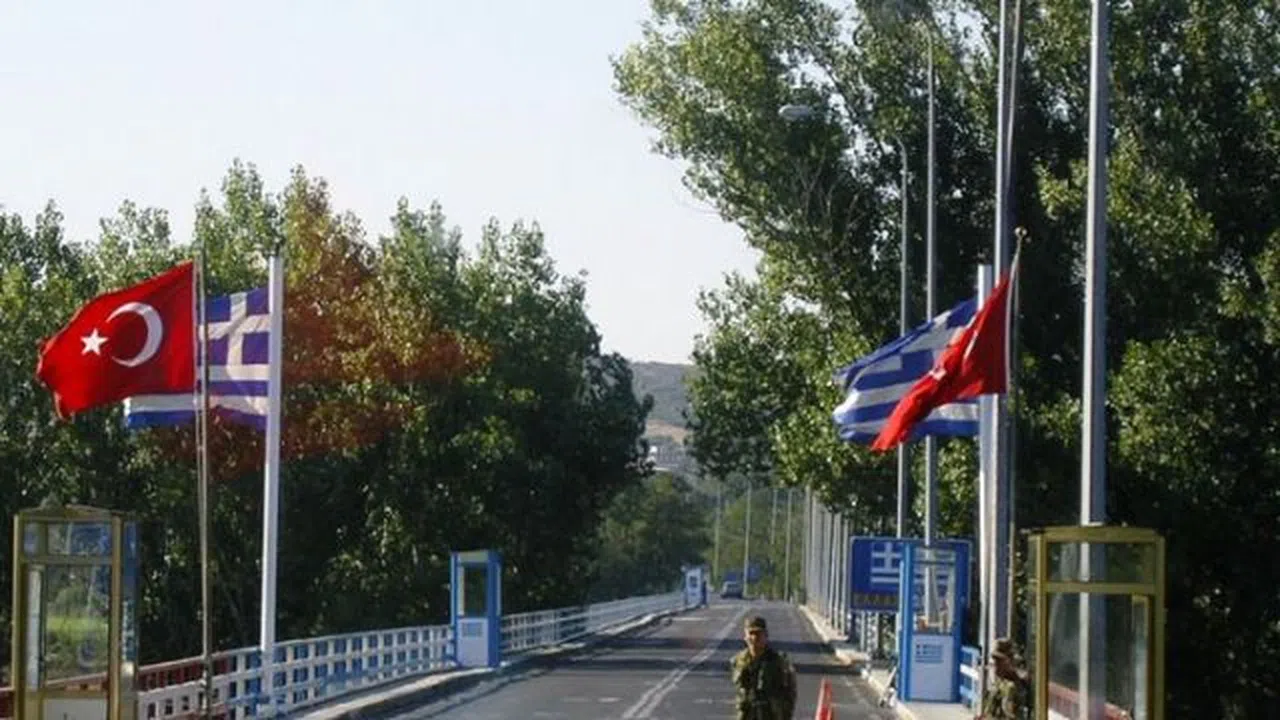 Sınırı geçen Türk Kepçe operatörü gözaltına alındı