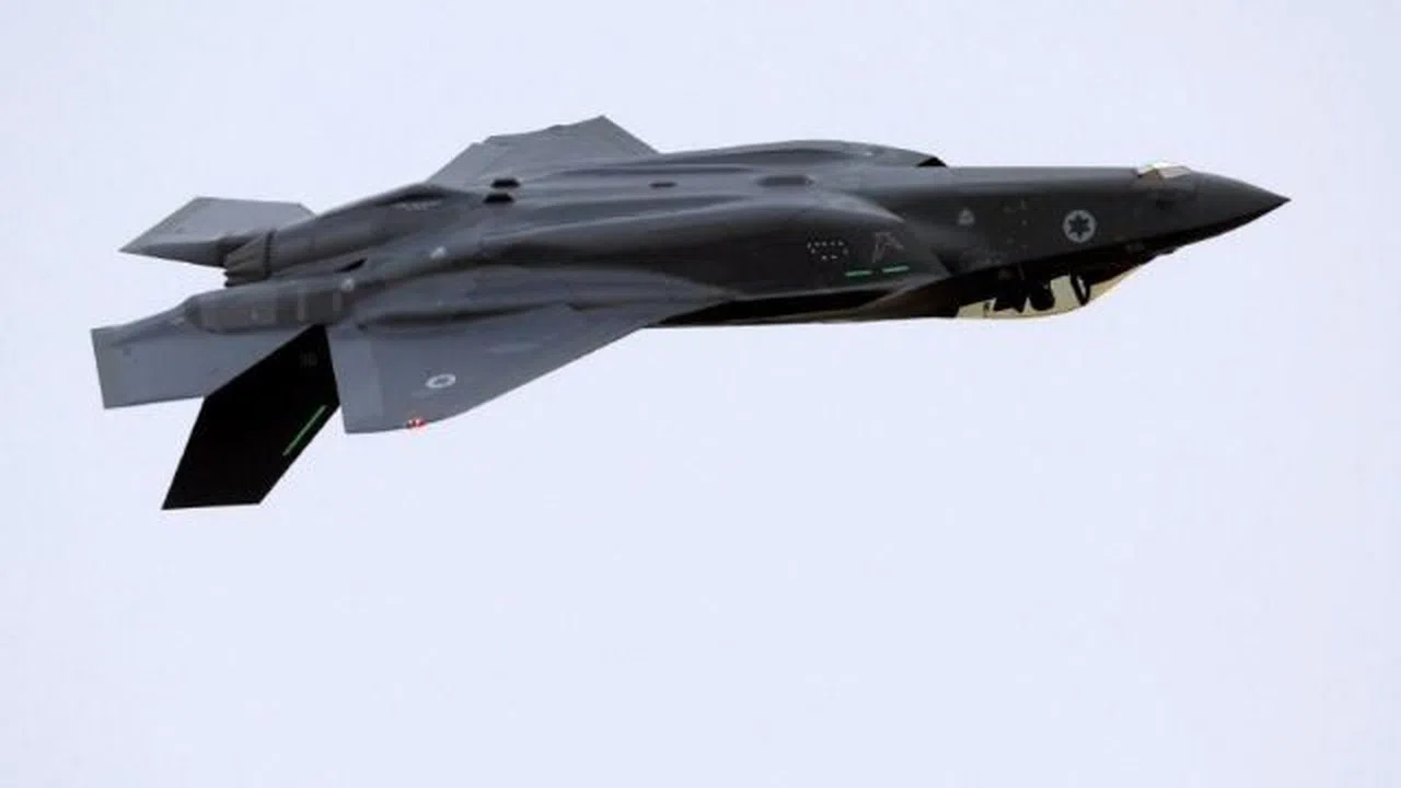 Efsane uçak F-35 düştü