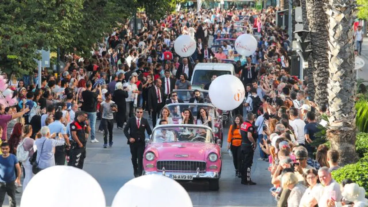 Antalya'da yıldız yağmuru var