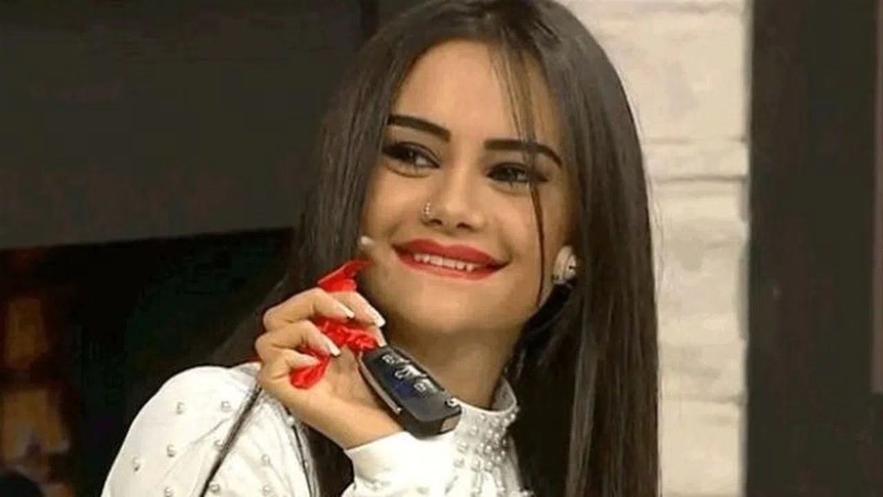 Naz Mila'nın İngilizce dövmesi alay konusu oldu