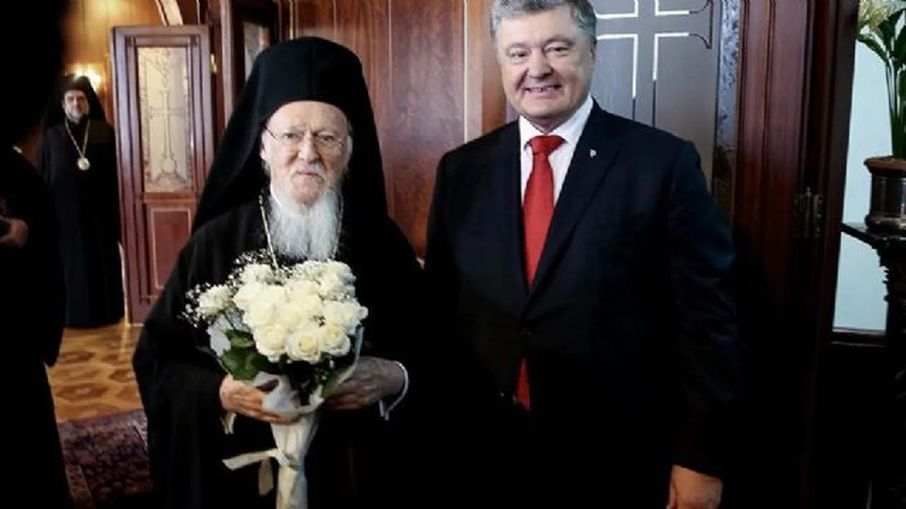 Devlet gibi davranan Fener Patriği, Ukrayna ile resmi anlaşma imzaladı