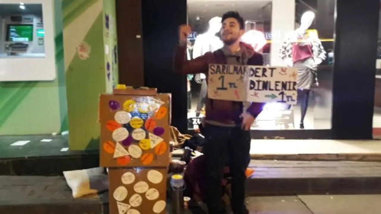 Dert dinliyorlar, sarılıyorlar, para kazanıyorlar