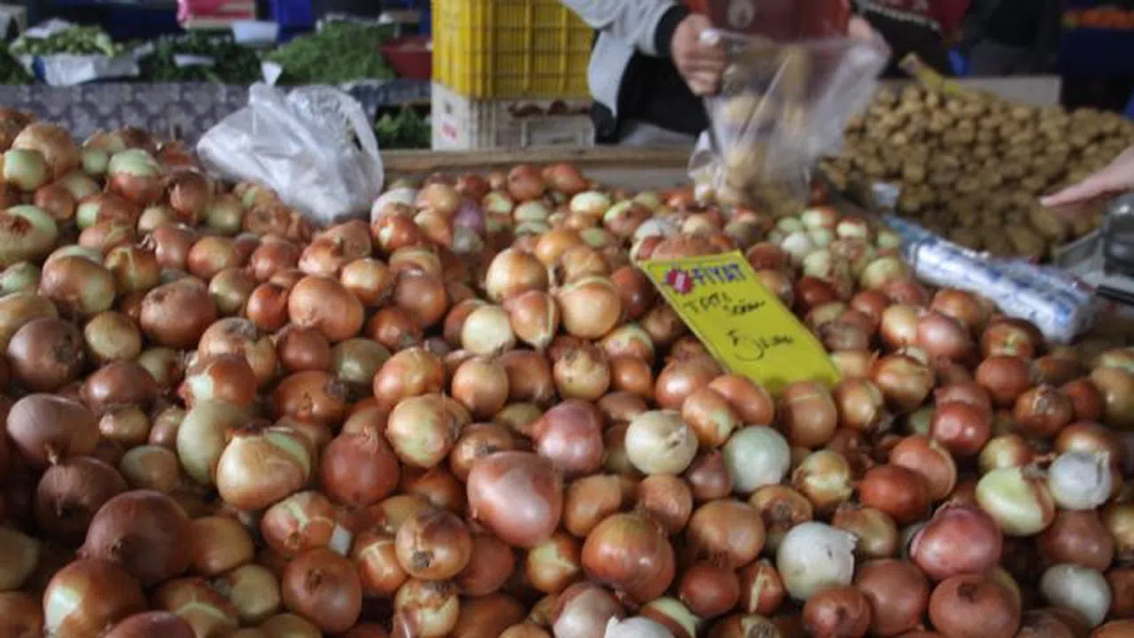 Pazarcılar uyardı: Soğanın fiyatı 10 TL'yi bulacak