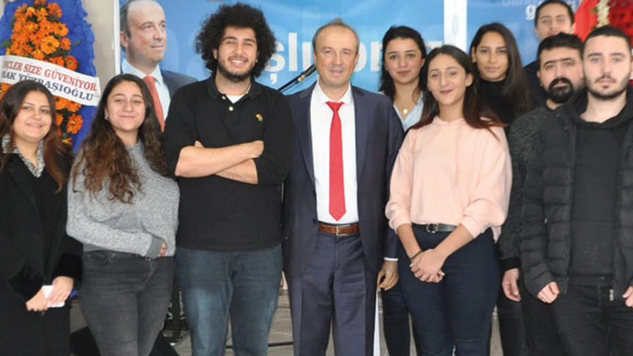 CHP Avcılar Aday Adayı Turan Hançerli gençlerle bir araya geldi