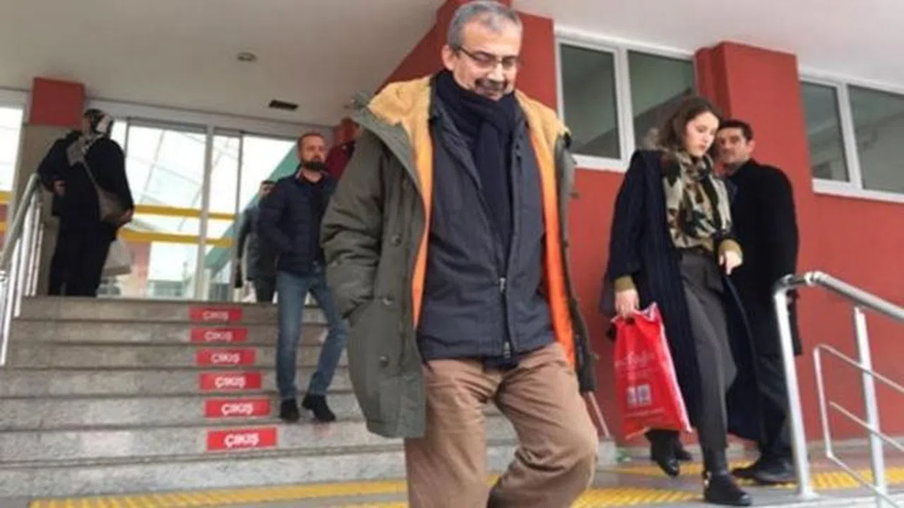 Sırrı Süreyya Önder'in cezası onandı teslim oldu