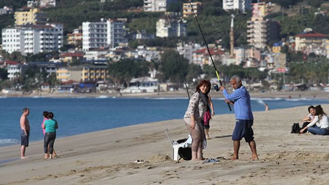 Alanya'da yazdan kalma günler yaşanıyor