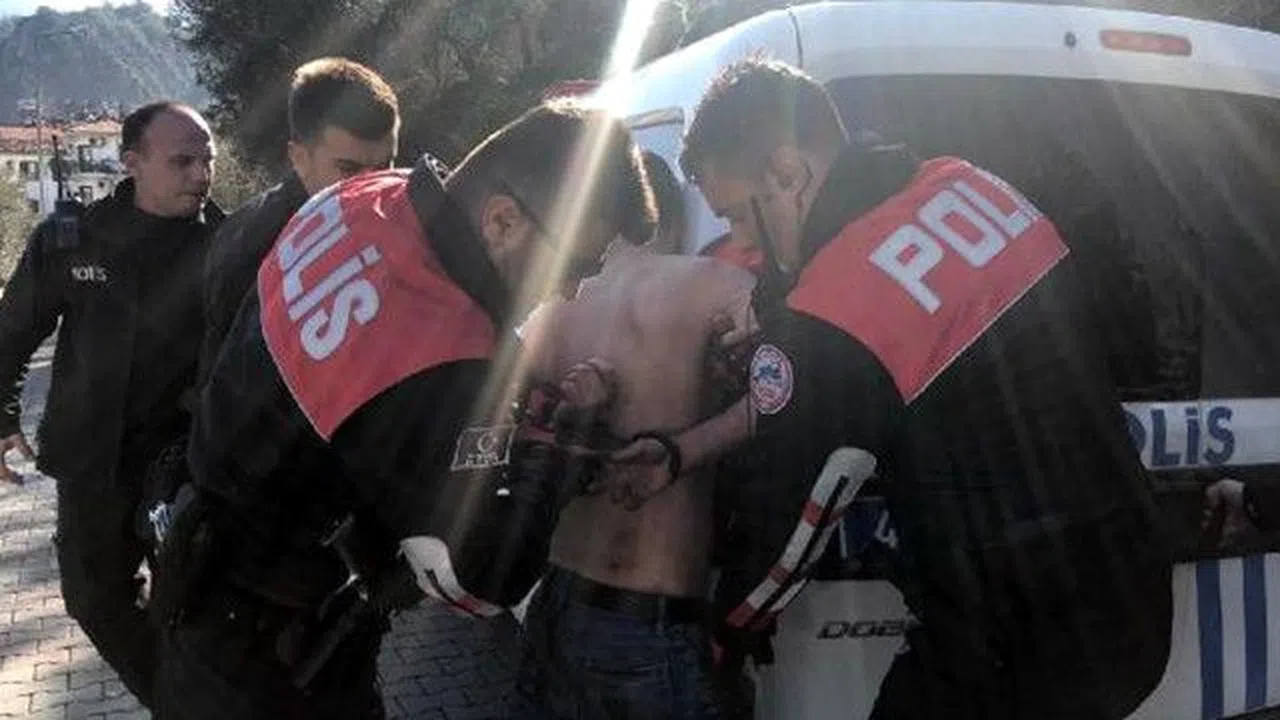 Bıçak zoruyla tecavüze yeltendi!