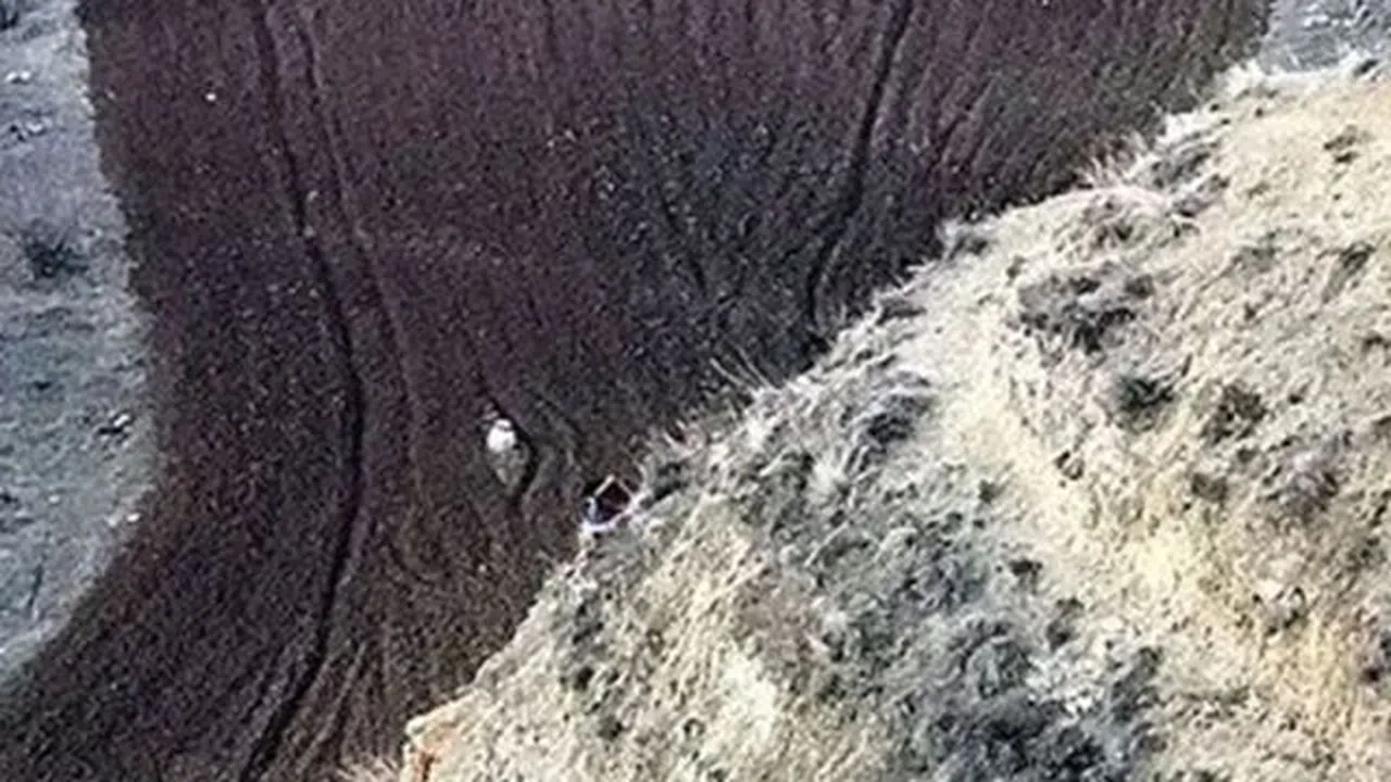 16 yaşındaki genç kız intihar ederken bacaklarını kırdı!