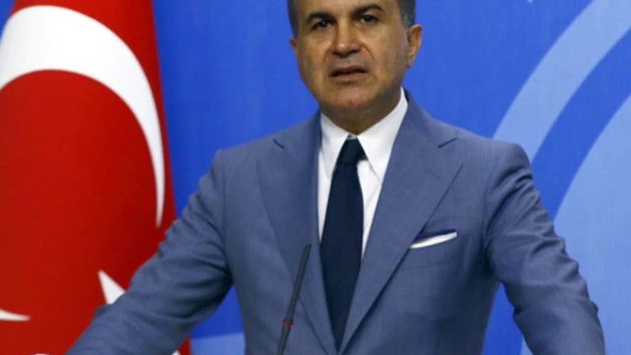 Ömer Çelik'ten HDP'li eski milletvekiline ağır eleştiriler