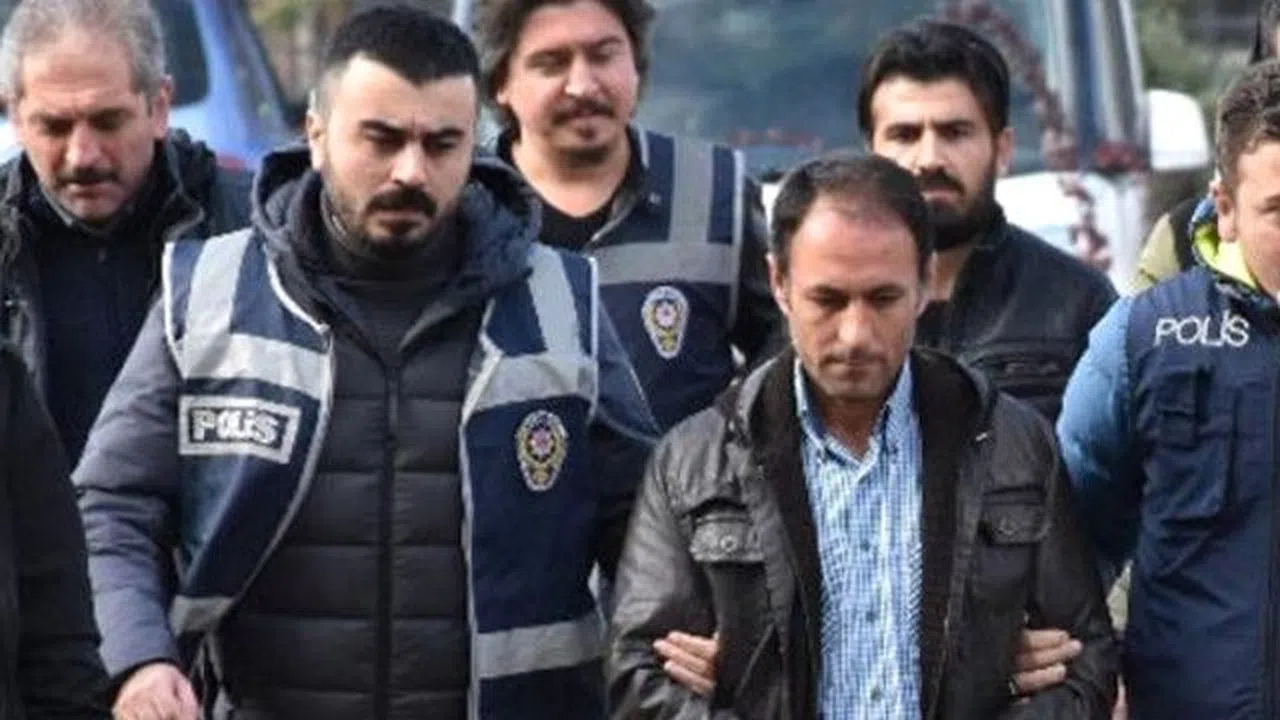 İş arkadaşlarını pompalı tüfekle öldürdü