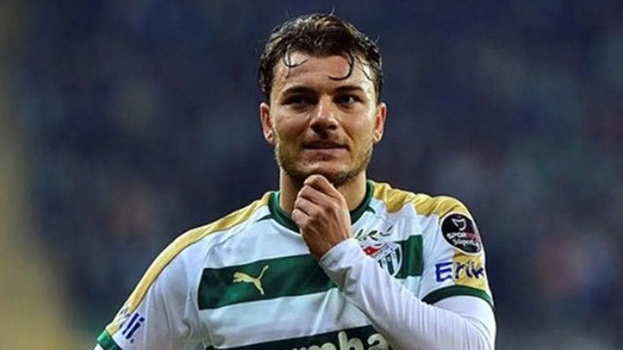 Yusuf Erdoğan sahayı terk etti!