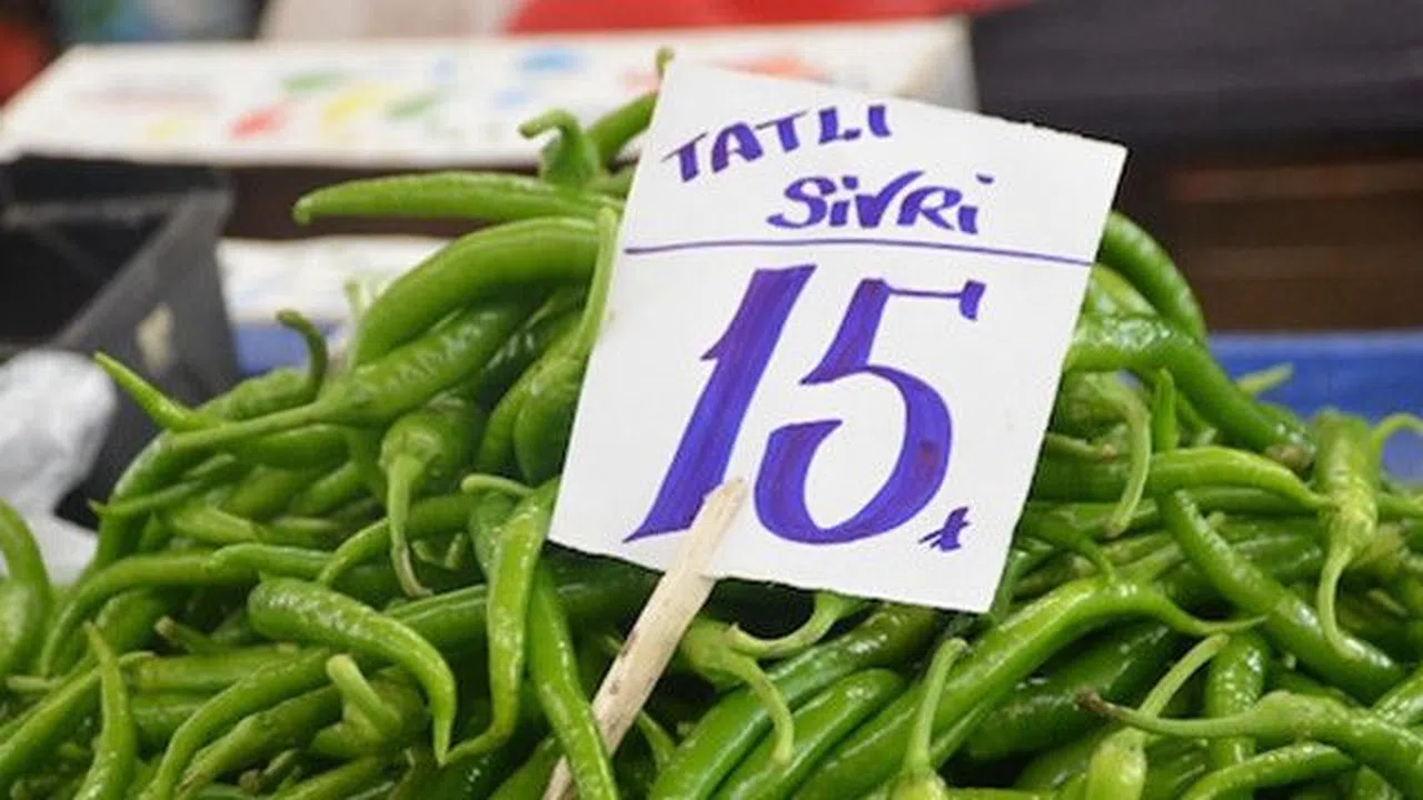 Sivri biber 15 lira!