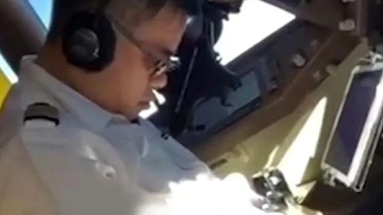 Pilot uçuş esnasında uyuya kaldı!