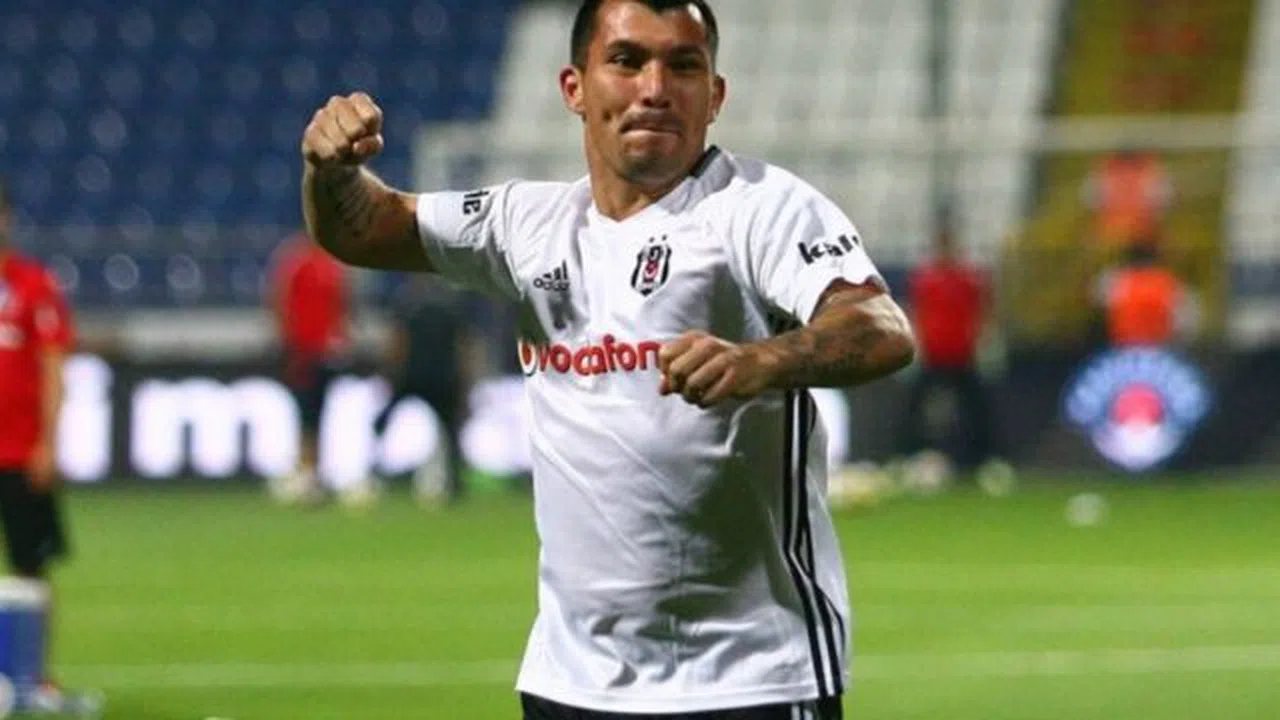 Beşiktaş'ta yeni yolcu Medel