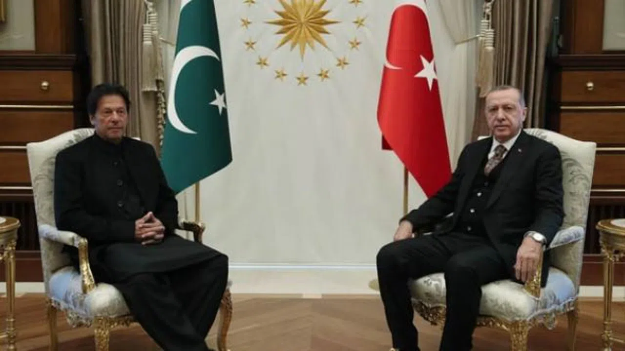 Pakistan Başbakanı'ndan önemli açıklama