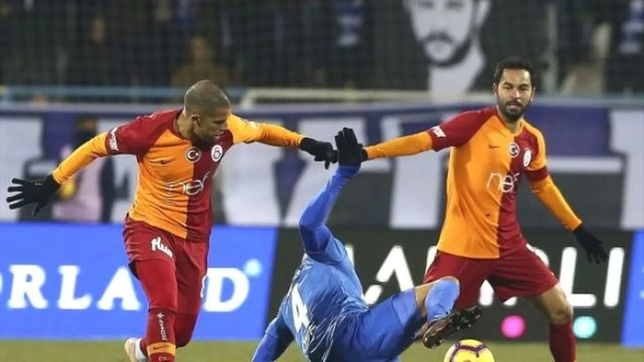 Galatasaray 8 puan geride