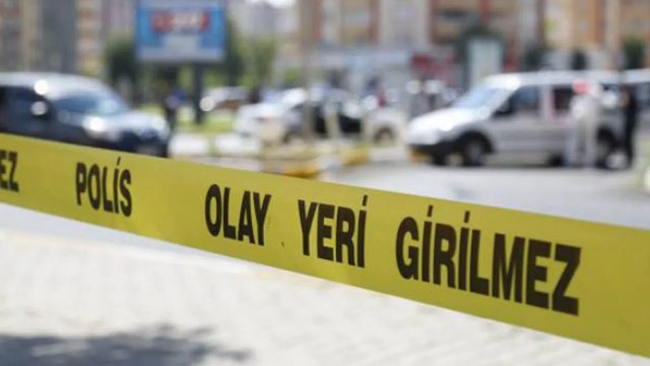 Önce sevgilisini sonra kendini öldürdü