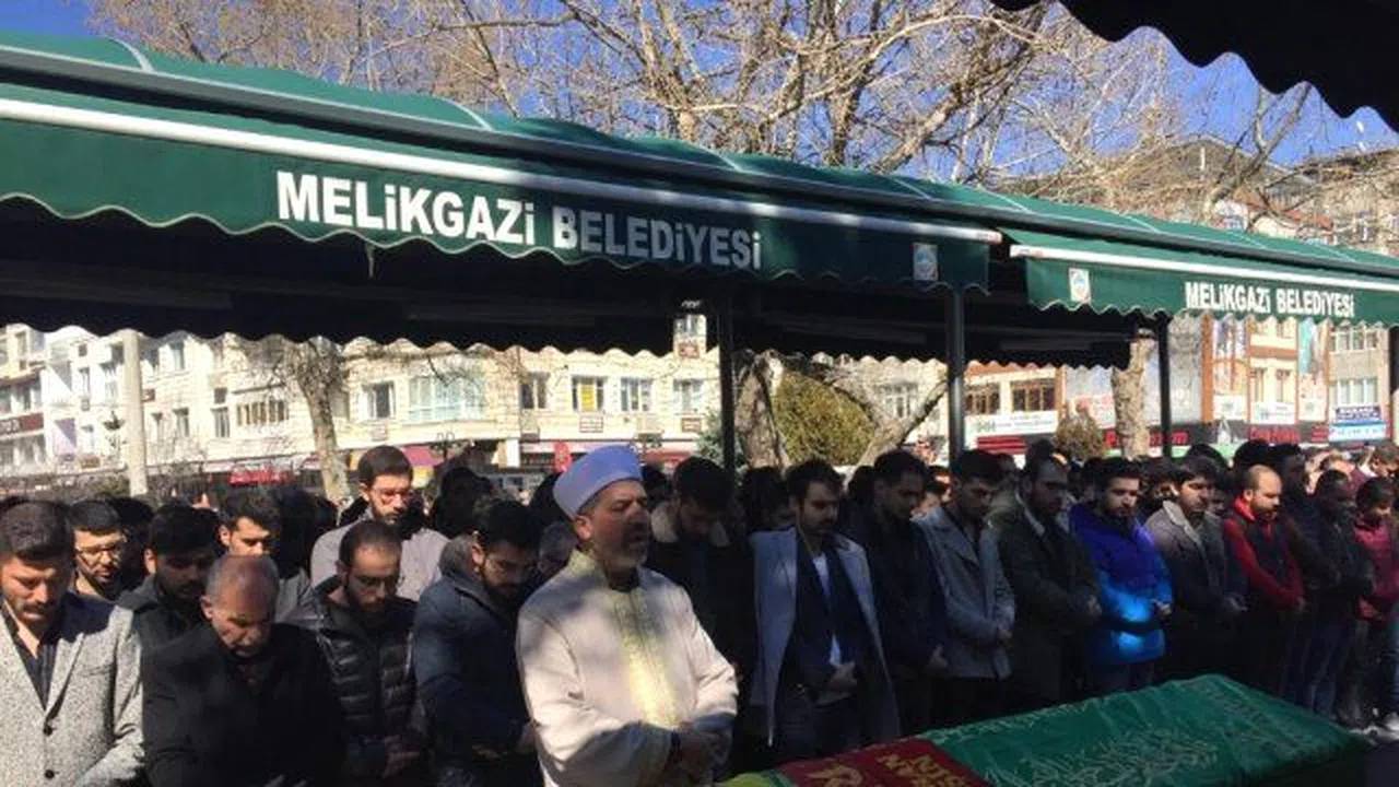 Genç Kayserispor taraftarı toprağa verildi