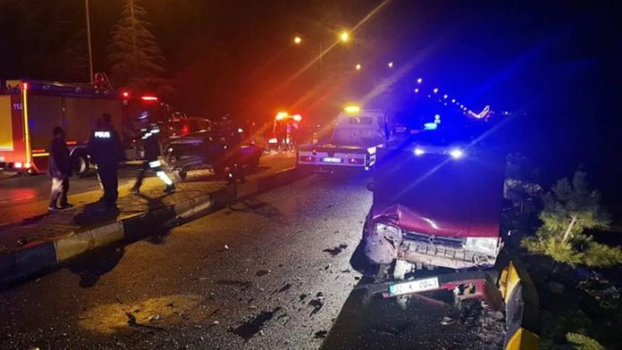 Isparta'da korkunç kaza: 21 yaralı