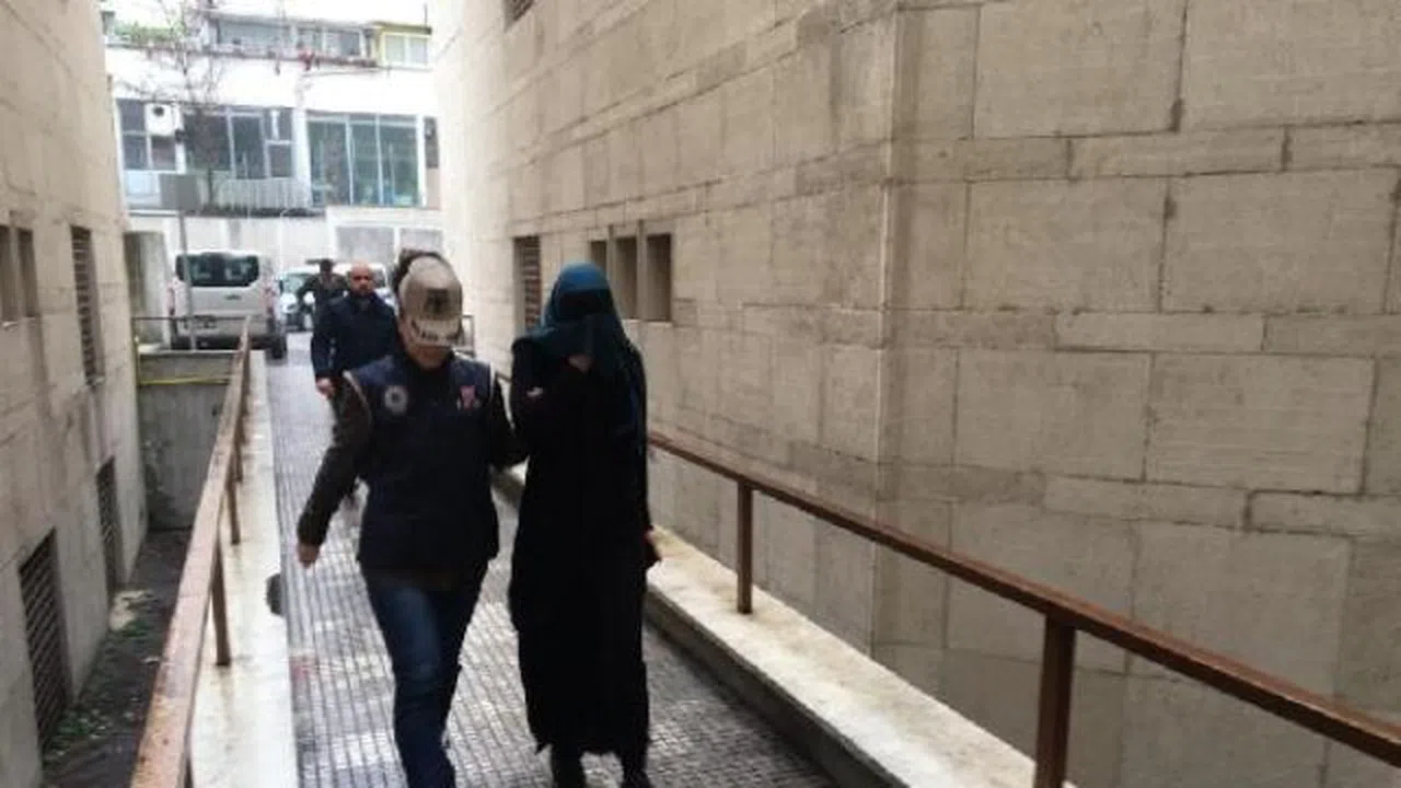 Bursa'da yakalanan kadın terörist Interpol'e teslim edildi