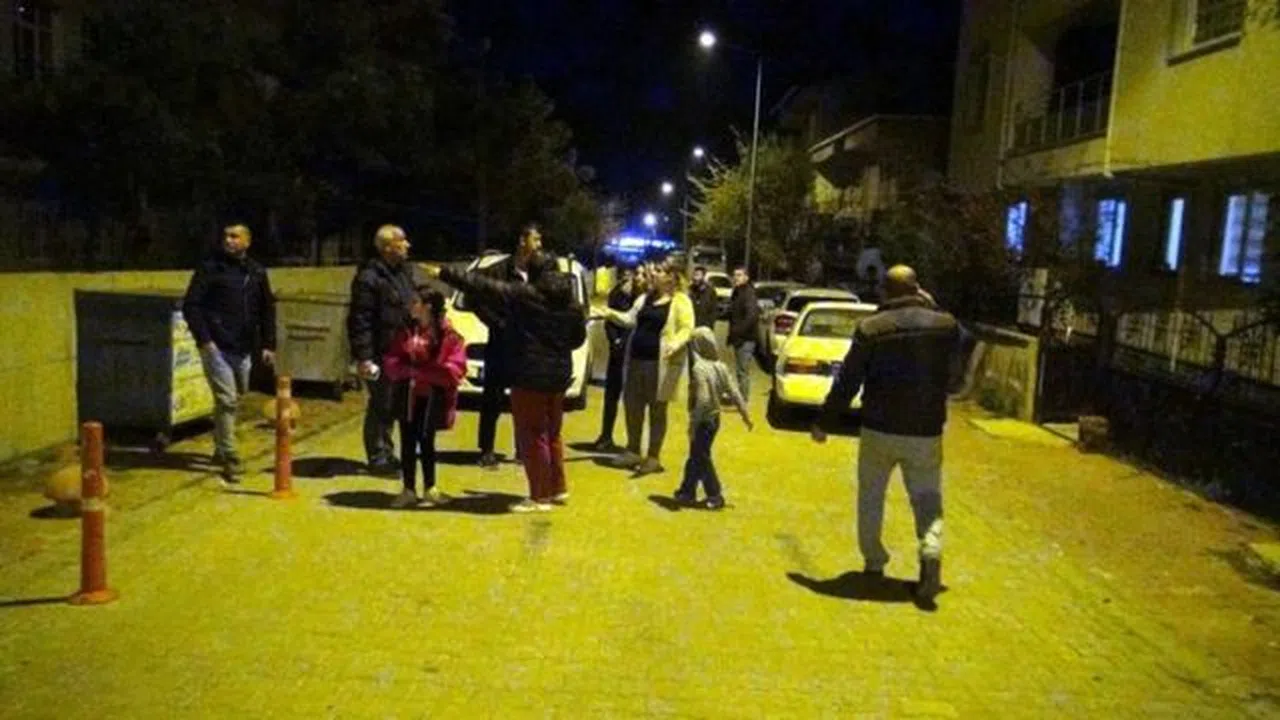 Kayıp ihbarı yapılan çocuk evdeki kanepenin arkasından çıktı