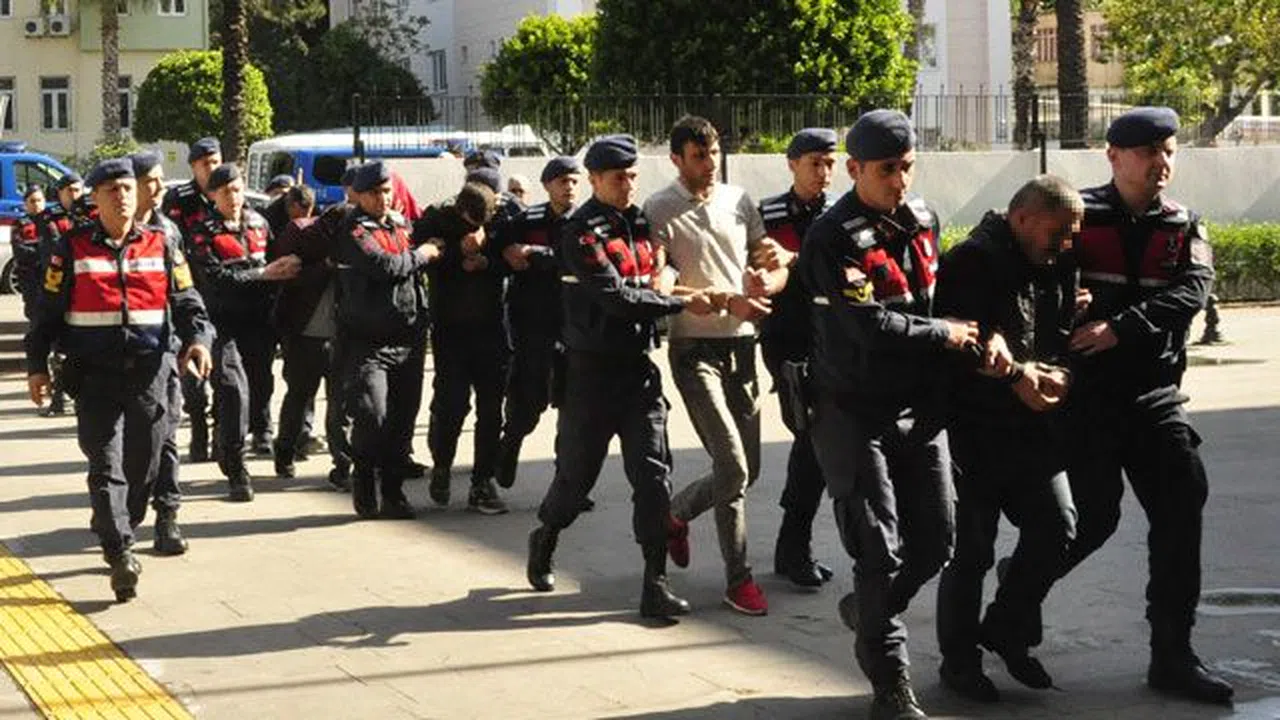 İş bulma vaadiyle yurt dışından geldiler, fuhuşa zorlandılar