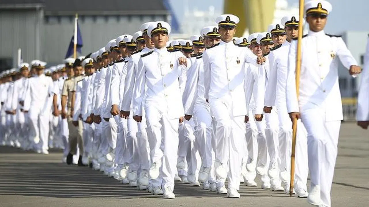 Milli Savunma Üniversitesi öğrencileri, Varna Limanı'nda