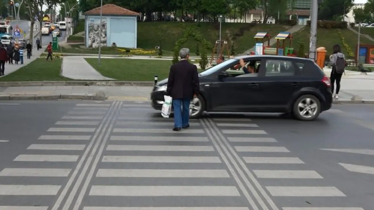 Sürücüler 'yayalara tanınan önceliğe' alışamadı