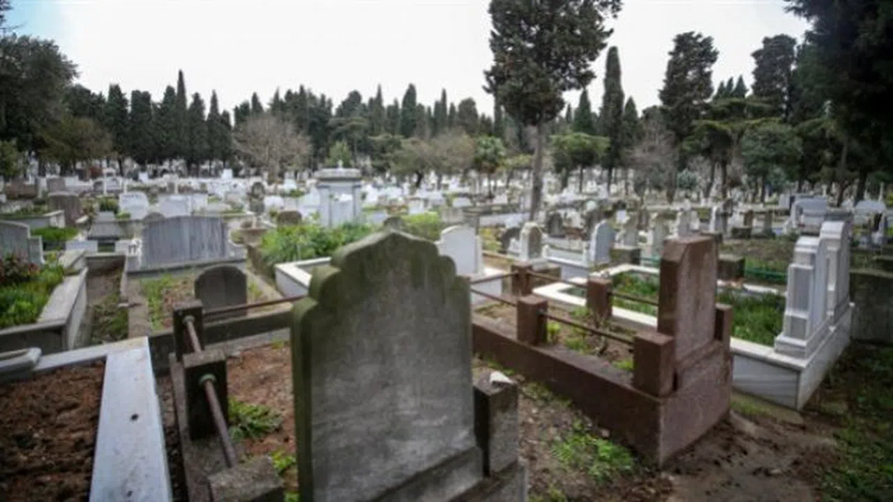 İstanbul'da en pahalı mezar yeri 30 bin lira