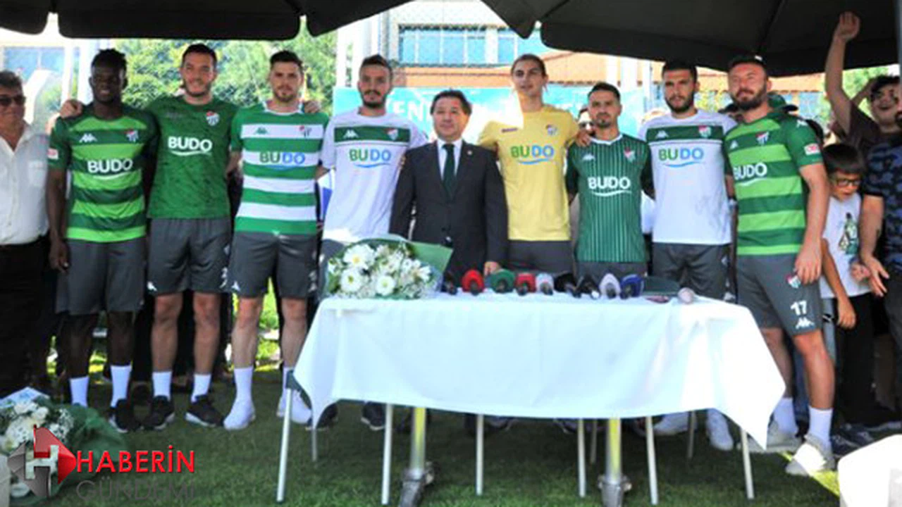 Bursaspor kadrosuna 8 oyuncu kattı