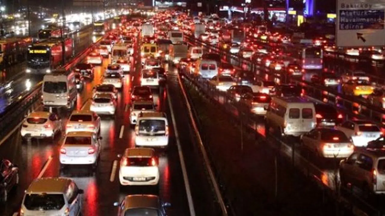 İstanbul trafiğinde yağmur yoğunluğu