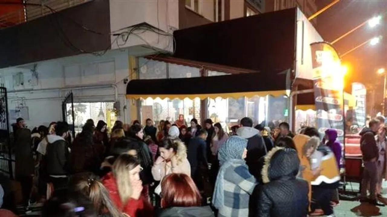 Balıkesir'de 70'den fazla artçı deprem