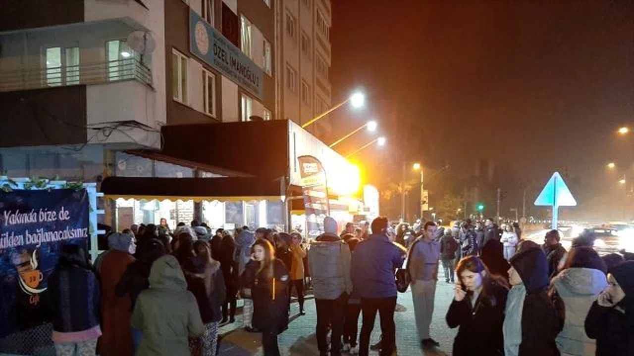 Akdeniz'de 4,9 büyüklüğünde deprem