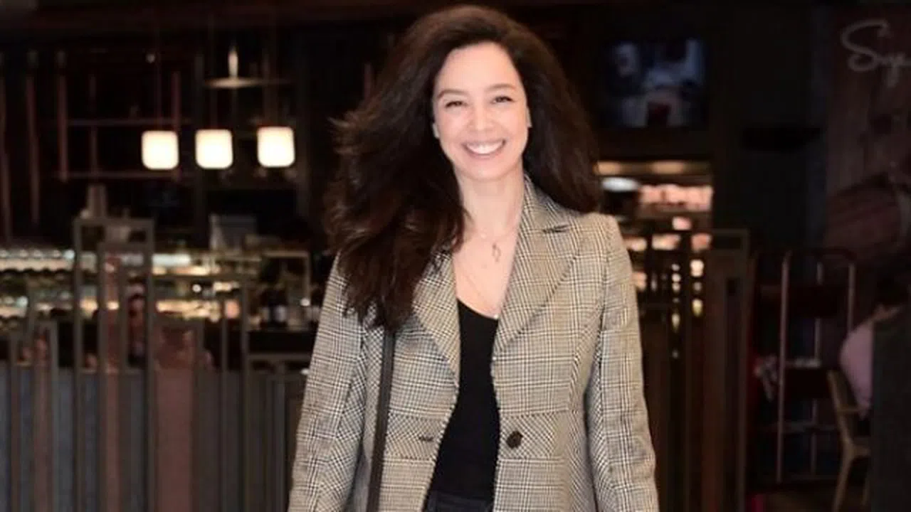 Azra Akın 40 çocuğu dışarı çıkardı